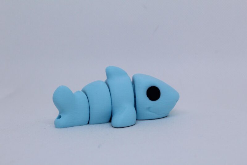 Baby shark keyring blue